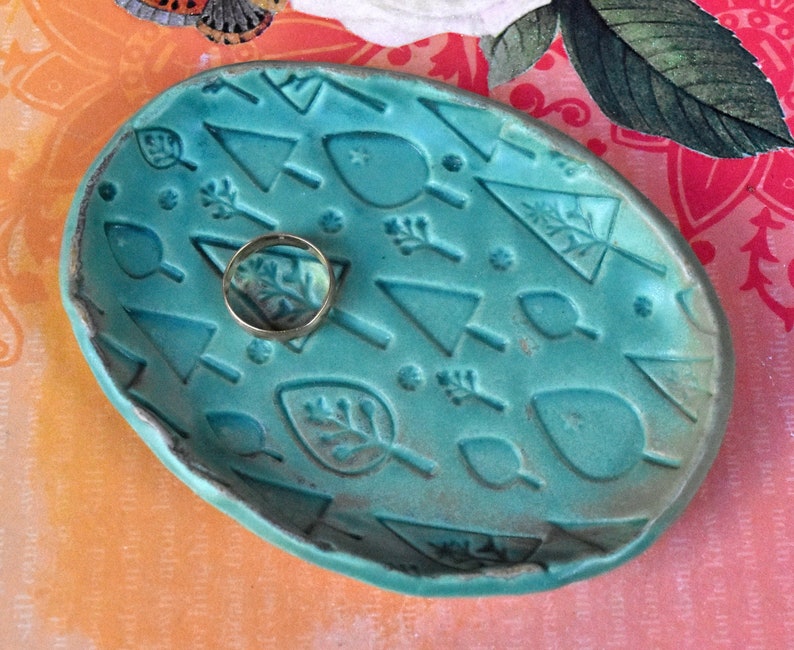 Ceramic soap holder. Tree ring holder. Tree dish. Spoon rest. Ring dish. Tea bag rest. Ceramic tree jewelry holder. Trinket dish. Soap dish.