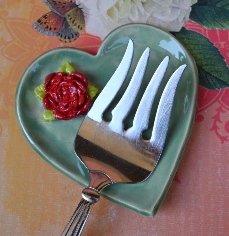 Heart with rose spoon rest. Ring and jewelry holder. Rose flower ring holder. Tea bag rest. Heart teaspoon rest. Soap holder. Trinket dish