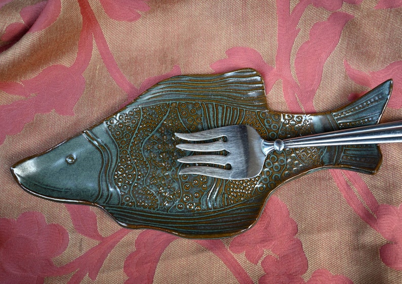 Fish platter. Fish tray. Sushi plate. Handmade fish platter. Fish plate. Sushi tray. Hand carved ceramic fish platter. Flounder plate