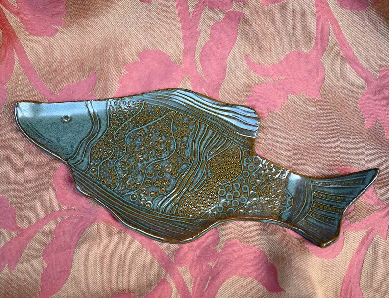 Fish platter. Fish tray. Sushi plate. Handmade fish platter. Fish plate. Sushi tray. Hand carved ceramic fish platter. Flounder plate