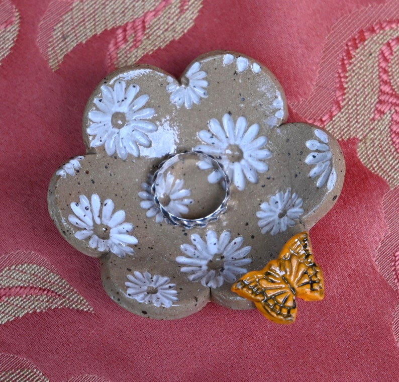 Butterfly ring holder. Daisy hand painted jewelry holder. Daisy dish. Monarch ring holder. Teaspoon rest. Chopstick holder. Pill holder