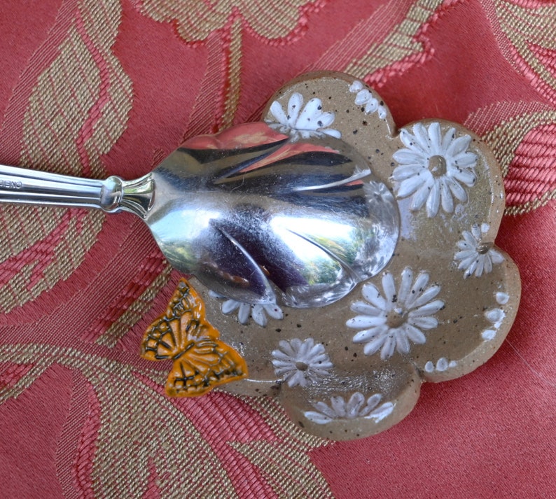 Butterfly ring holder. Daisy hand painted jewelry holder. Daisy dish. Monarch ring holder. Teaspoon rest. Chopstick holder. Pill holder