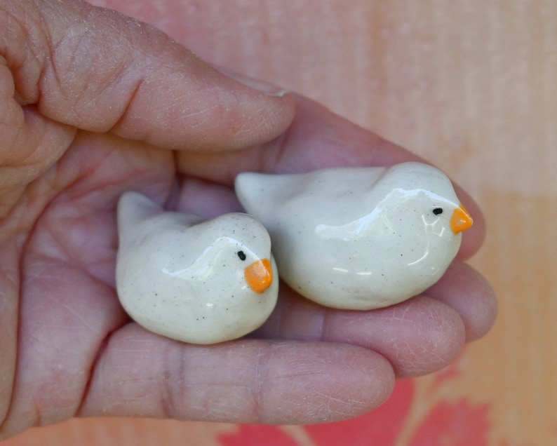 Peace dove figurine. Ceramic bird. Miniature pigeon sculpture. White peace dove. Terrarium figurine. Teeny white dove