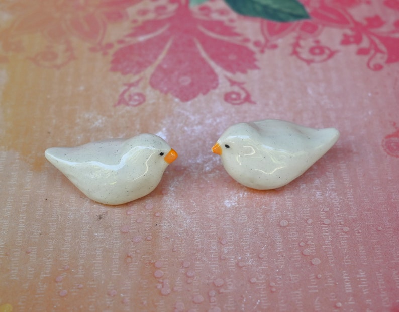 Peace dove figurine. Ceramic bird. Miniature pigeon sculpture. White peace dove. Terrarium figurine. Teeny white dove