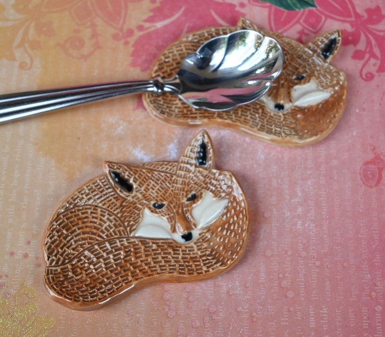 Fox teaspoon rest. Ring holder. Tea bag rest. Fox decoration. Trinket dish. Pill holder. Tea light holder. Chopstick rest