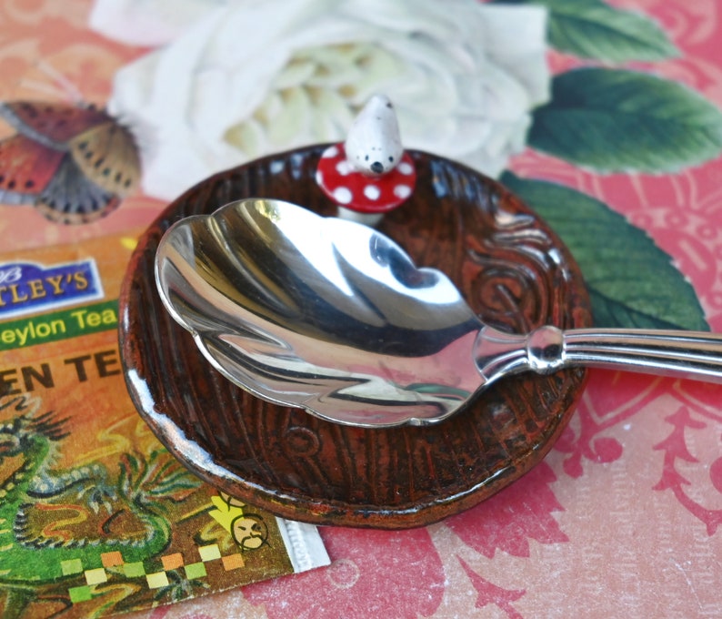 Peace Dove ring dish. Mushroom ring holder. Tea bag rest Teaspoon rest. Coffee spoon rest. Sushi chopstick rest. Pill holder. Trinket dish