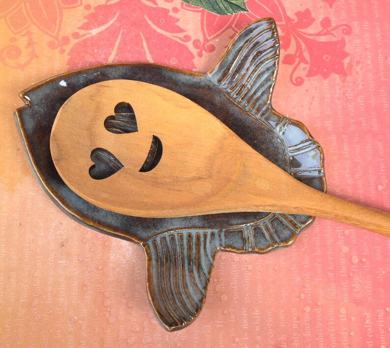 Mola Mola fish. Fish soap dish. Sunfish spoon rest. Soap holder. Teaspoon rest. Tea bag rest. Jewelry holder. Ring holder. Trinket dish