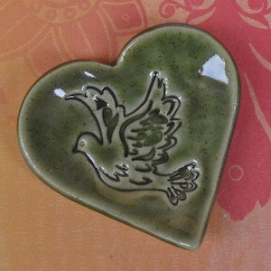 Ring holder. Peace dove ring bowl. Heart ring dish. Teeny ring heart bowl. Party favor. Shower favors. Bridesmaids gift. Bridal shower gift