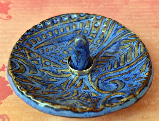 Ring holder. Ring dish. Blue ring holder. Damask ring holder. Ring tower plate. Plate for rings. Ring plate. Paisley design ring holder.