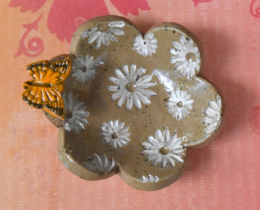 Butterfly ring holder. Daisy hand painted jewelry holder. Daisy dish. Monarch ring holder. Teaspoon rest. Chopstick holder. Pill holder