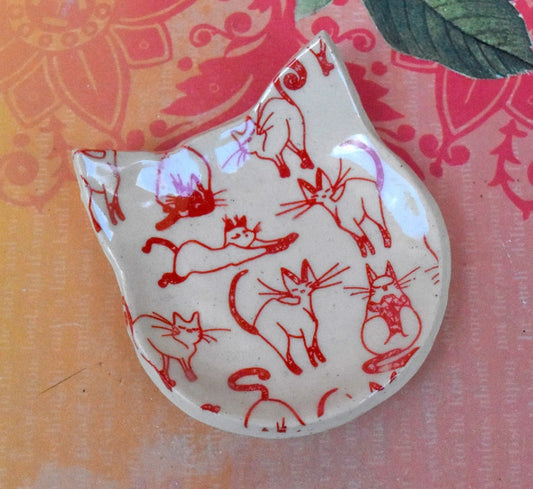 Cat bowl. RED Teeny tiny cat dish. Ring holder. Cat ring bowl. Teaspoon rest. Kitty spoon rest. Ceramic cat ring dish. Gift for her.