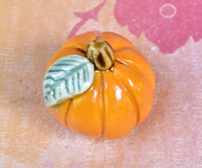 Miniature ceramic pumpkin. Ceramic pumpkin. Halloween pumpkin. Fall decoration. Thanksgiving pumpkin. Pumpkin decoration. Pumpkin