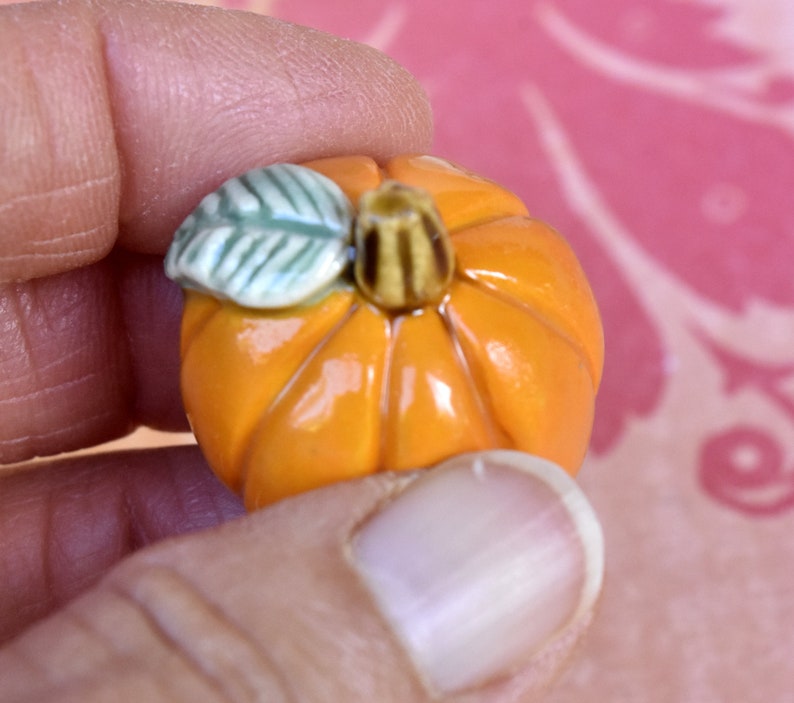 Miniature ceramic pumpkin. Ceramic pumpkin. Halloween pumpkin. Fall decoration. Thanksgiving pumpkin. Pumpkin decoration. Pumpkin