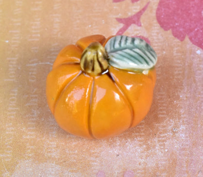 Miniature ceramic pumpkin. Ceramic pumpkin. Halloween pumpkin. Fall decoration. Thanksgiving pumpkin. Pumpkin decoration. Pumpkin