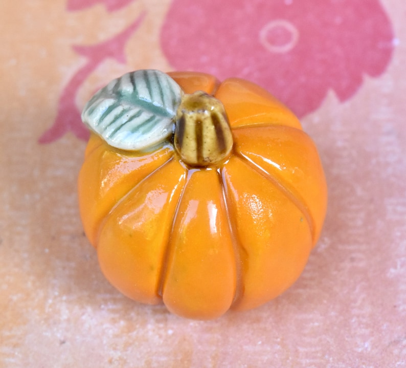 Miniature ceramic pumpkin. Ceramic pumpkin. Halloween pumpkin. Fall decoration. Thanksgiving pumpkin. Pumpkin decoration. Pumpkin