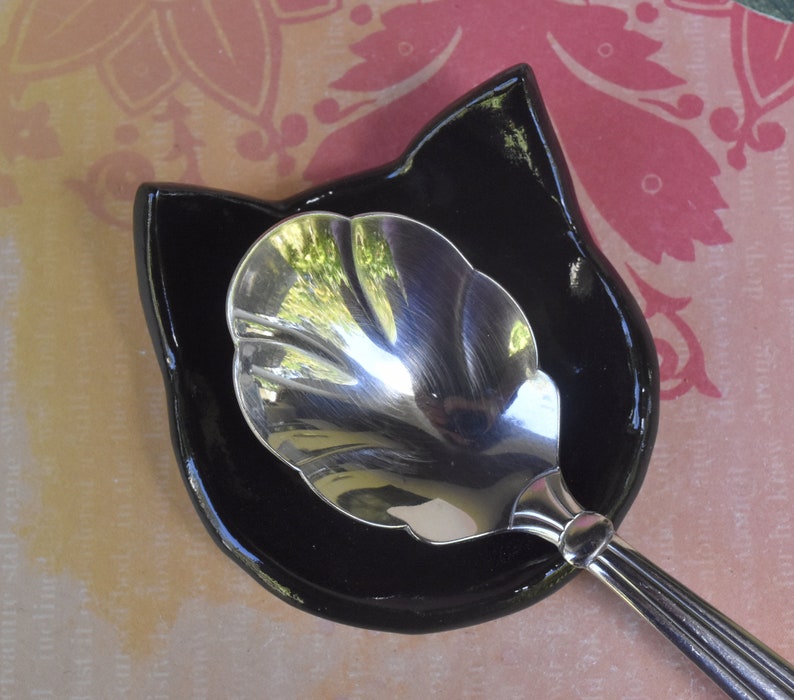 Cat ring holder. Teeny tiny cat dish. Ring holder. Cat teaspoon rest. Spoon rest. Coffee spoon rest. Pill holder. Halloween spoon rest