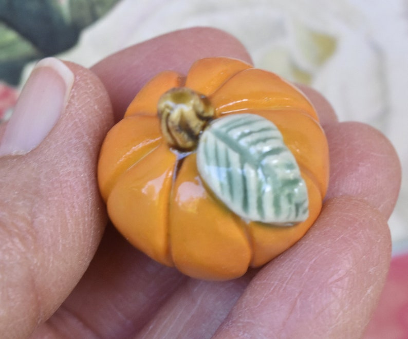 Miniature ceramic pumpkin. Ceramic pumpkin. Halloween pumpkin. Fall decoration. Thanksgiving pumpkin. Pumpkin decoration. Pumpkin