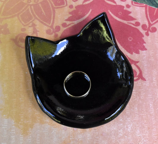 Cat ring holder. Teeny tiny cat dish. Ring holder. Cat teaspoon rest. Spoon rest. Coffee spoon rest. Pill holder. Halloween spoon rest