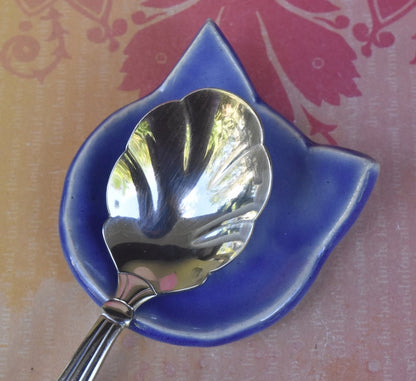 Cat ring holder. Teeny tiny cat dish. Ring holder. Teaspoon rest. Coffee spoon rest. Chopstick rest. Pill holder. Tea light holder