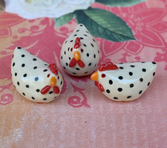 Ceramic chicken figurine. Ceramic chicken. Miniature polka dot chicken sculpture. Hand sculpted hand painted chicken. Terrarium figurine.