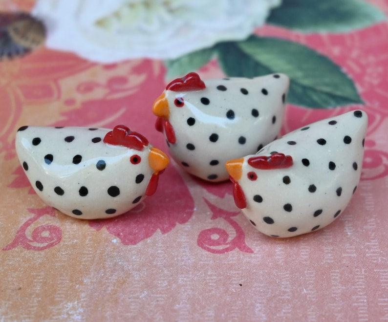 Ceramic chicken figurine. Ceramic chicken. Miniature polka dot chicken sculpture. Hand sculpted hand painted chicken. Terrarium figurine.