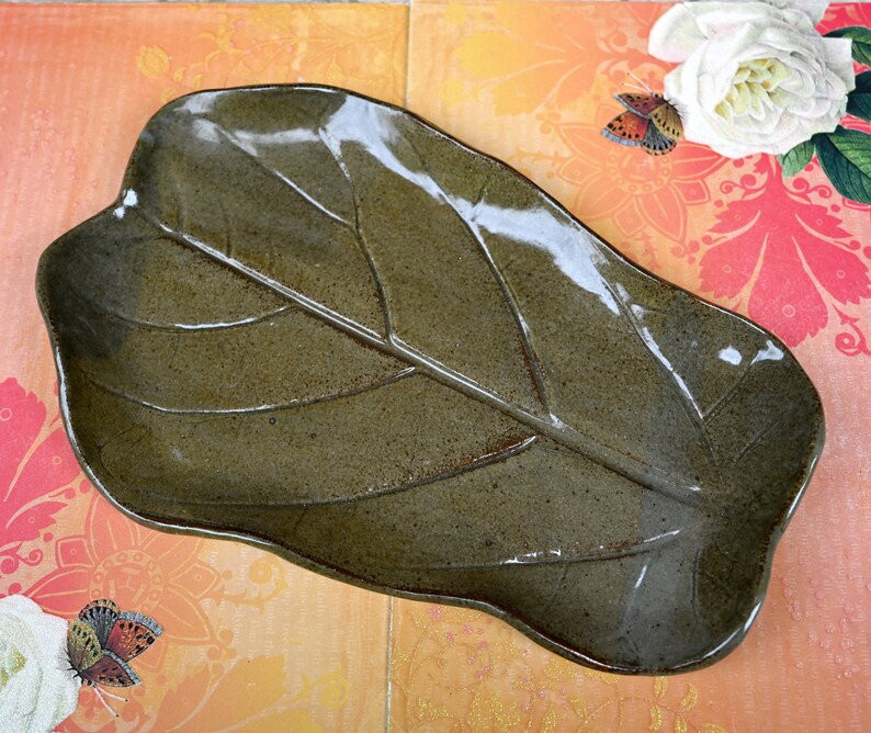 Sushi platter. Leaf tray. Ceramic tray. Ornamental fig leaf platter. Sushi tray. Leaf platter. Serving tray. Leaf tray. Leaf plate