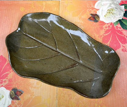 Sushi platter. Leaf tray. Ceramic tray. Ornamental fig leaf platter. Sushi tray. Leaf platter. Serving tray. Leaf tray. Leaf plate