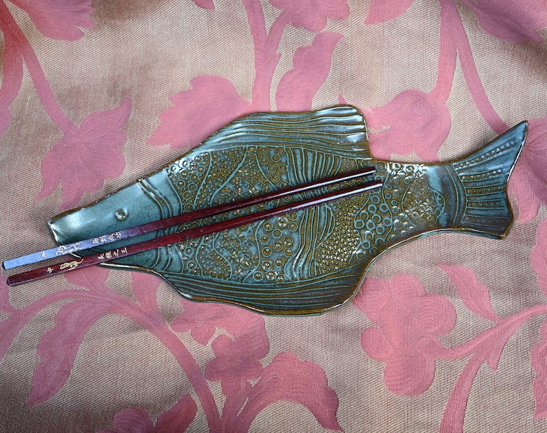 Fish platter. Fish tray. Sushi plate. Handmade fish platter. Fish plate. Sushi tray. Hand carved ceramic fish platter. Flounder plate