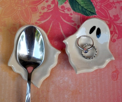 Spooky ring holder. Ghost teaspoon rest. Tea bag rest. Halloween decoration. Halloween trinket dish. Pill holder. Spooky tea light holder.