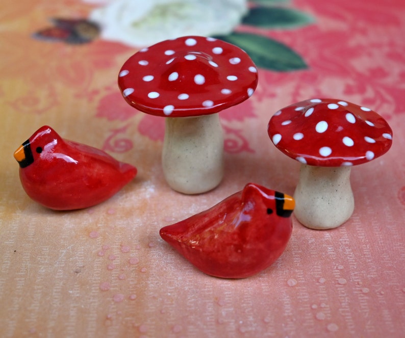 Red Cardinal figurine. Ceramic miniature Red Cardinal sculpture. Miniature Red Cardinal. Terrarium figurine. Handmade bird figurine.