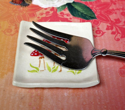 Mushroom tea bag rest. Spoon rest. Magic mushroom ring holder. Jewelry holder. Trinket dish. Ring holder. Alice in Wonderland