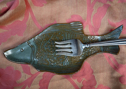 Fish platter. Fish tray. Sushi plate. Handmade fish platter. Fish plate. Sushi tray. Hand carved ceramic fish platter. Flounder plate