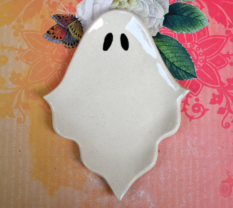 Ghost spoon rest. Spooky soap holder. Ring holder. Tea bag rest. Halloween decoration. Trinket dish. Spooky tea light holder. Teaspoon rest