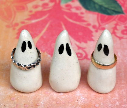 Ceramic ghost. One ghost figurine. Miniature ghost ring holder. Halloween figurine. Halloween decoration. Ring holder. Happy ghost figurine.