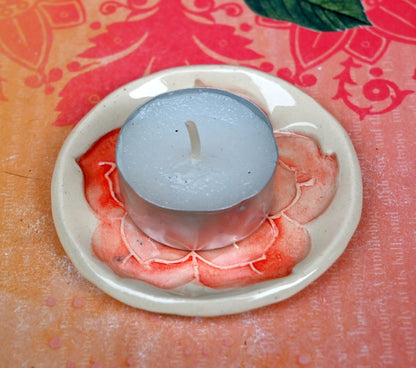 Poppy flower ring holder. Tea bag rest. Teaspoon rest. Coffee spoon rest. Trinket dish. Chopstick rest. Tea light holder. Poppy pill holder