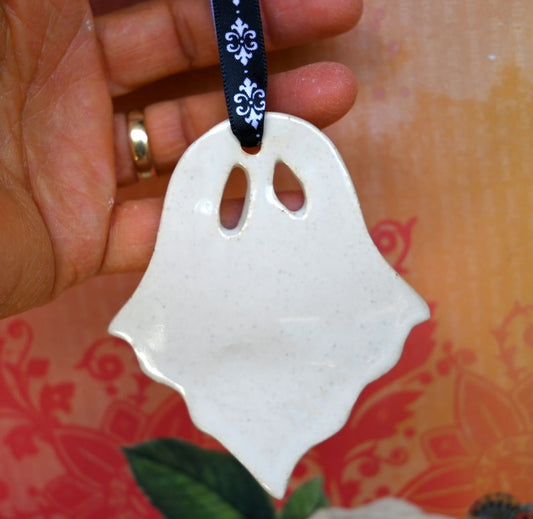 Ghost ornament. Spooky ghost ornament. Halloween decoration. Halloween door decoration. Ghost ornament. Spooky decorations.