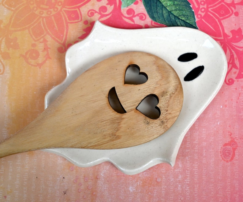 Ghost spoon rest. Spooky soap holder. Ring holder. Tea bag rest. Halloween decoration. Trinket dish. Spooky tea light holder. Teaspoon rest