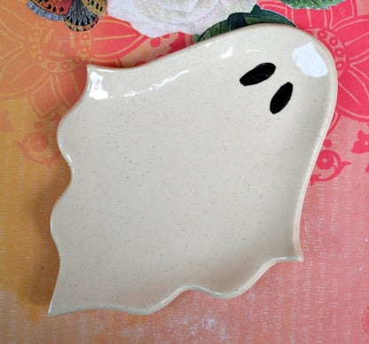 Ghost spoon rest. Spooky soap holder. Ring holder. Tea bag rest. Halloween decoration. Trinket dish. Spooky tea light holder. Teaspoon rest