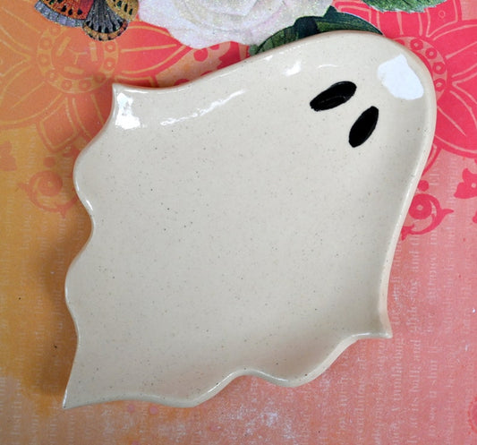 Ghost spoon rest. Spooky soap holder. Ring holder. Tea bag rest. Halloween decoration. Trinket dish. Spooky tea light holder. Teaspoon rest