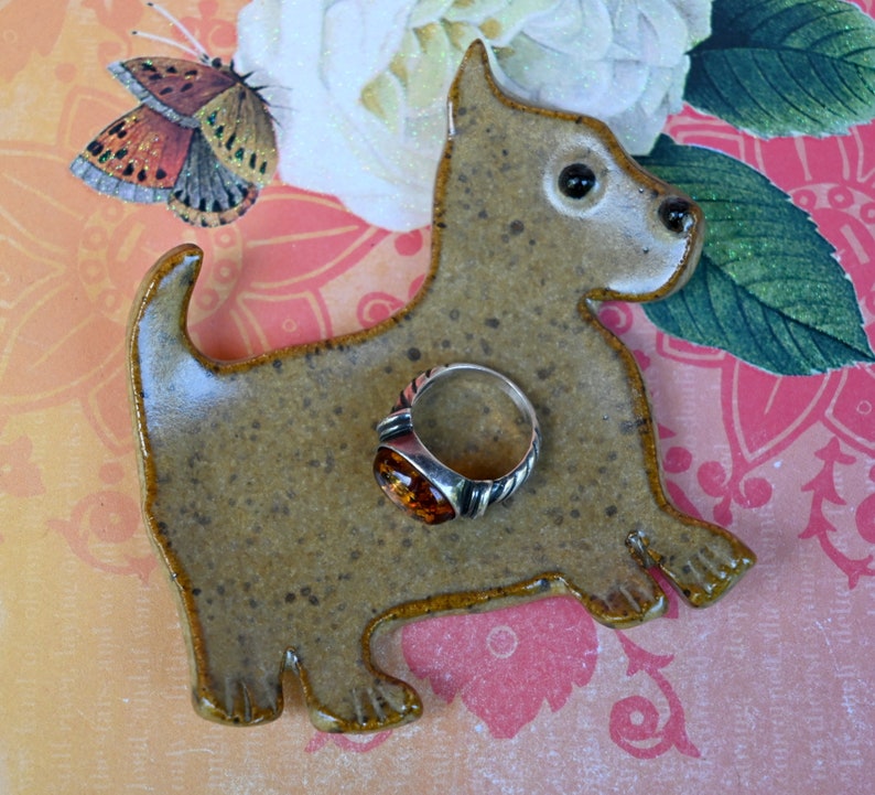 Teeny dog ring holder. Tea bag rest. Teaspoon rest. Coffee spoon rest. Tea bag rest. Scottish Terrier. Chopstick rest. Trinket dish. Scottie