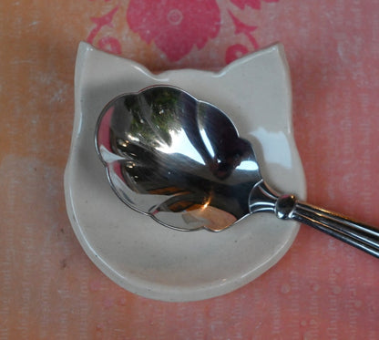 Cat ring holder. Teeny tiny cat dish. Ring holder. Cat teaspoon rest. Spoon rest. Coffee spoon rest. Pill holder. Halloween spoon rest