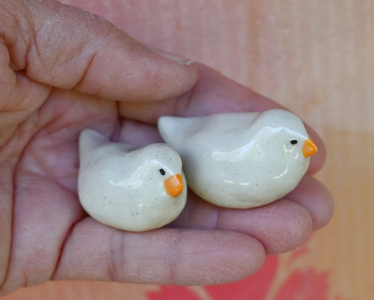 Peace dove figurine. Ceramic bird. Miniature pigeon sculpture. White peace dove. Terrarium figurine. Teeny white dove