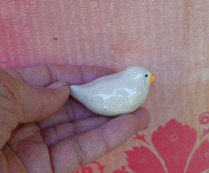 Peace dove figurine. Ceramic bird. Miniature pigeon sculpture. White peace dove. Terrarium figurine. Teeny white dove