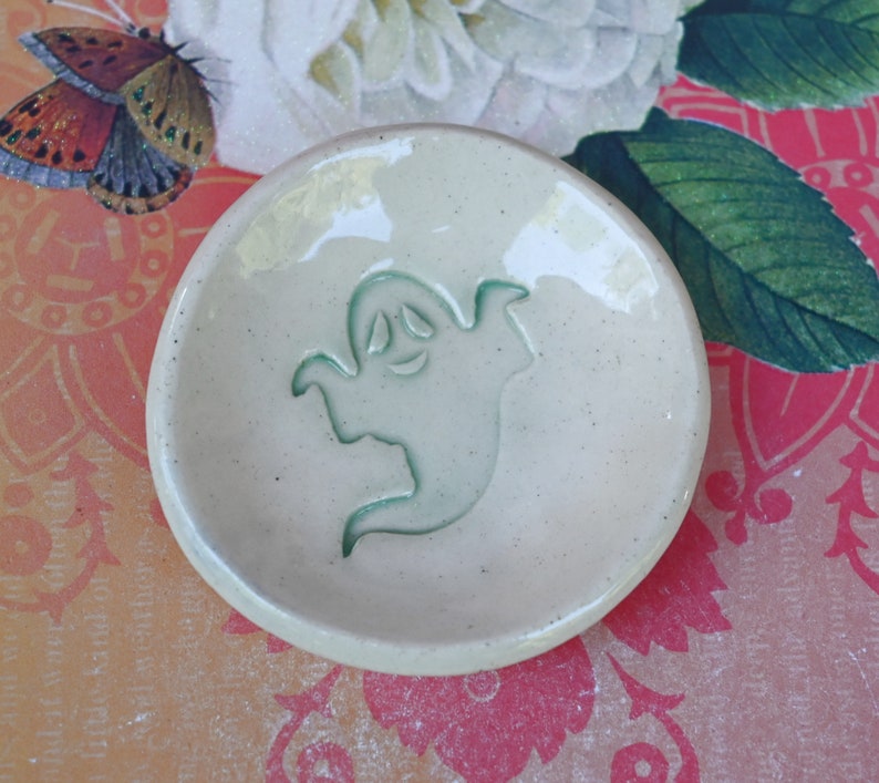 Spooky ring holder. Ghost teaspoon rest. Tea bag rest. Halloween decoration. Halloween trinket dish. Pill holder. Spooky tea light holder.