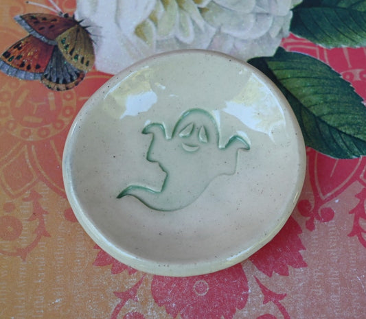 Spooky ring holder. Ghost teaspoon rest. Tea bag rest. Halloween decoration. Halloween trinket dish. Pill holder. Spooky tea light holder.