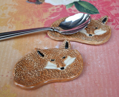 Fox teaspoon rest. Ring holder. Tea bag rest. Fox decoration. Trinket dish. Pill holder. Tea light holder. Chopstick rest