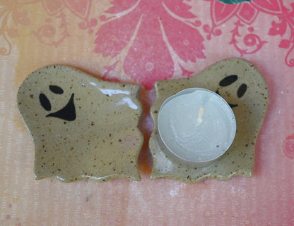 Spooky ring holder. Ghost teaspoon rest. Tea bag rest. Halloween decoration. Halloween trinket dish. Pill holder. Spooky tea light holder.