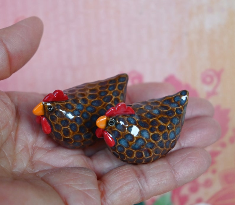 Chicken figurine. ONE Ceramic chicken. Miniature Chicken sculpture. Hand sculpted hand painted chicken. Handmade terrarium figurine.