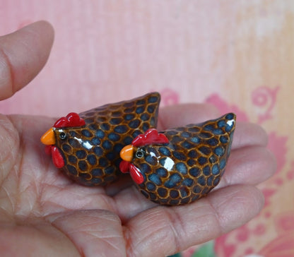 Chicken figurine. ONE Ceramic chicken. Miniature Chicken sculpture. Hand sculpted hand painted chicken. Handmade terrarium figurine.