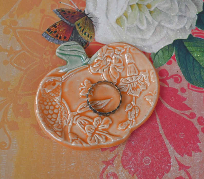 Hummingbird Pumpkin ring holder. Teaspoon rest. Chopstick rest. Tea light holder. Pill holder. Thanksgiving pumpkin trinket dish. Halloween